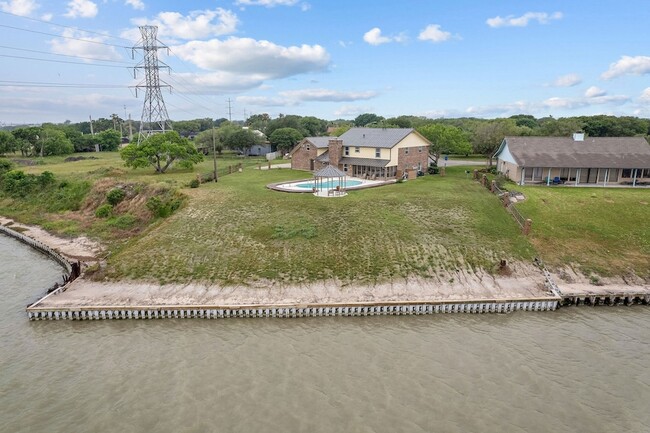 8 Las Brisas Pl in Port Lavaca, TX - Foto de edificio - Building Photo