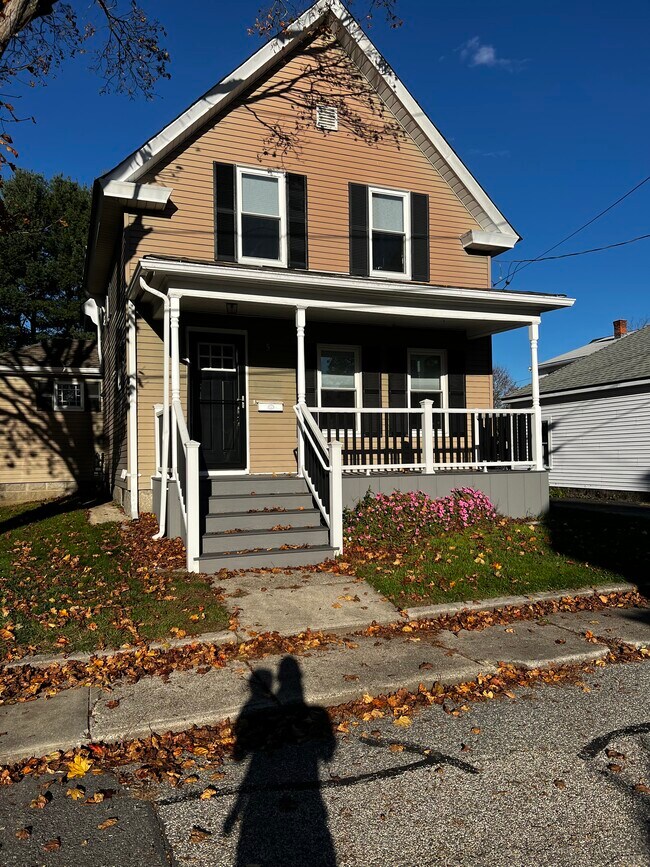 5 Marion St Rentals in Uxbridge, MA