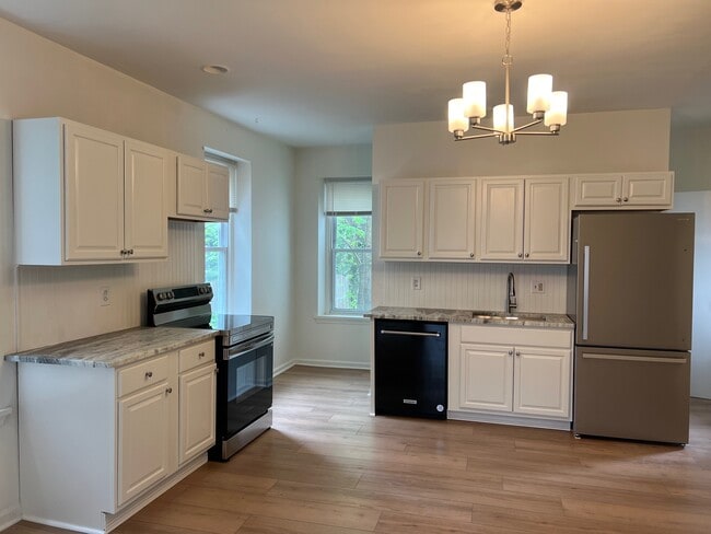 1907 W Point Pike, Unit 1, Unit 1