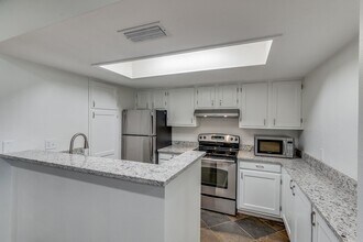 3321 Cole in Dallas, TX - Building Photo - Building Photo