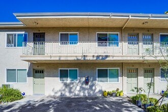 2249 West 24th St in Los Angeles, CA - Foto de edificio - Building Photo