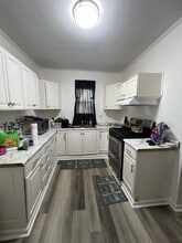 630 W Marietta St in Decatur, IL - Building Photo - Building Photo