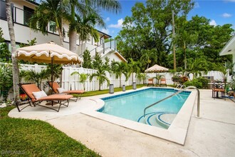 359 2nd Ave N in Naples, FL - Building Photo - Building Photo