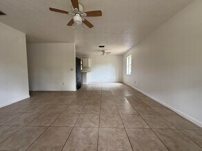 2564 Navajo Ave in Fort Pierce, FL - Building Photo - Building Photo