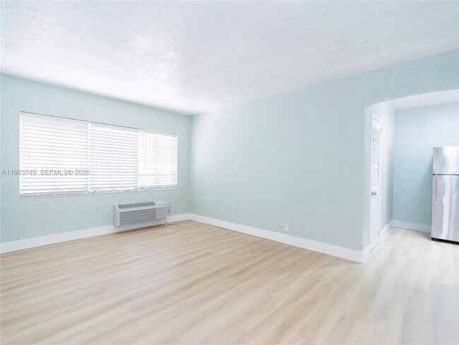 7635 Dickens Ave in Miami Beach, FL - Building Photo - Building Photo