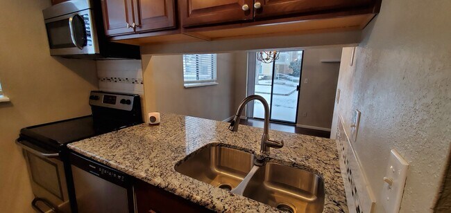 12512 E Cornell Ave in Aurora, CO - Building Photo - Building Photo