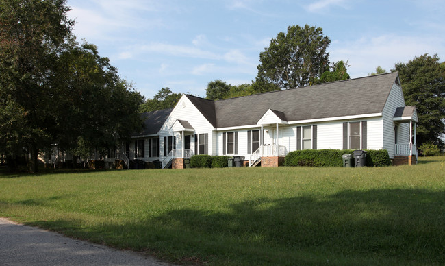 303 N Whitley St in Zebulon, NC - Building Photo - Building Photo