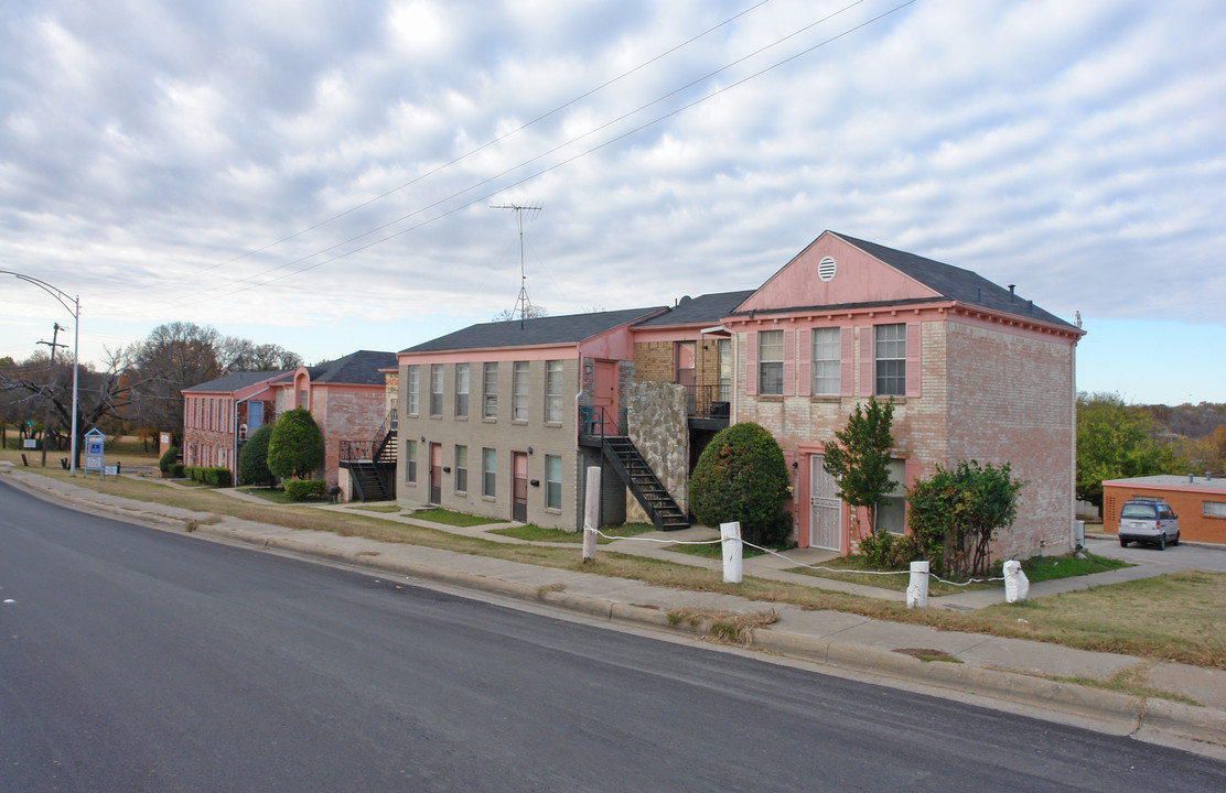 Sycamore Park Apartments in Fort Worth, TX - Building Photo