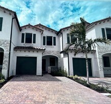 24576 SW 119th Pl in Princeton, FL - Building Photo