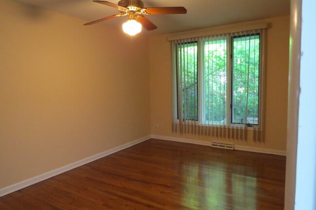 1157 Shermer Rd in Northbrook, IL - Building Photo - Building Photo