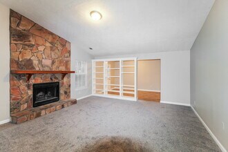 5913 Clate Ct in Ellenwood, GA - Building Photo - Building Photo