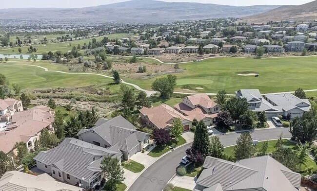 6056 Cielo Cir in Sparks, NV - Building Photo - Building Photo