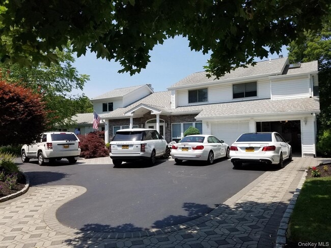 28 Annandale Rd in Commack, NY - Building Photo - Building Photo