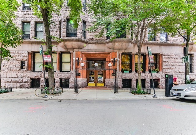 2800 N Pine Grove Ave-Unit -6th Floor, G in Chicago, IL - Building Photo