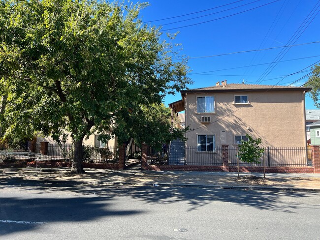 1916-1918 7th St in Sacramento, CA - Foto de edificio - Building Photo
