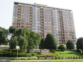 1220 Blair Mill Rd, Unit 809 in Silver Spring, MD - Building Photo