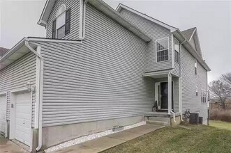 2224 SW Rambling Vine Rd in Lee's Summit, MO - Building Photo - Building Photo
