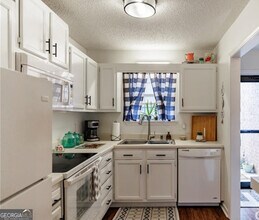 1688 Prince Ave in Athens, GA - Building Photo - Building Photo