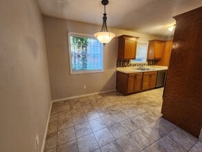 2425 Kristen Dr in Dallas, TX - Building Photo - Building Photo