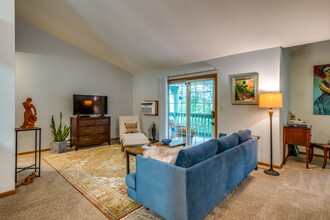 The Ridges of Geneva East in Lake Geneva, WI - Building Photo - Interior Photo