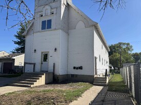 2645 Juniper Ave in Slayton, MN - Building Photo