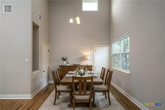 3067 View Ridge Dr in Spring Branch, TX - Foto de edificio - Building Photo