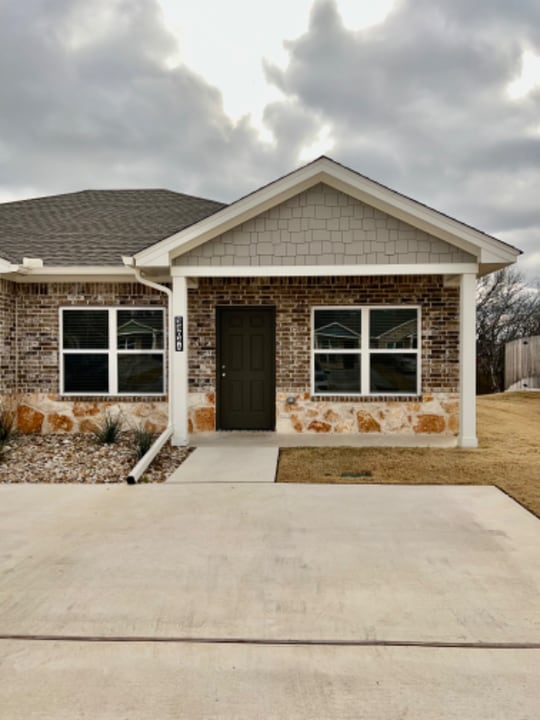 3304 Belmont Dr in Waco, TX - Building Photo