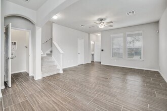 525 N Heatherwilde Blvd in Pflugerville, TX - Building Photo - Building Photo