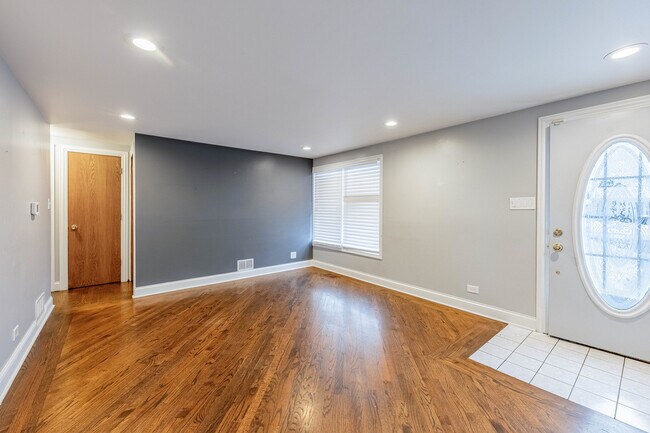 8912 S Ryan Rd in Hometown, IL - Building Photo - Building Photo
