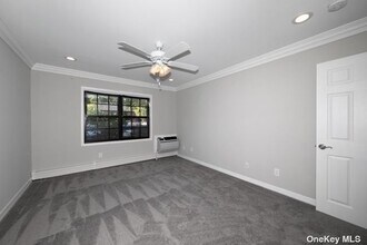 1691 August, Unit 1691 in North Babylon, NY - Building Photo - Building Photo