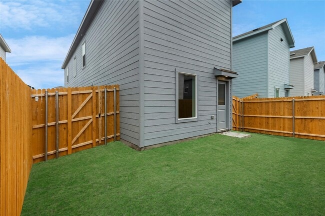 property at 725 Wagtail Dr