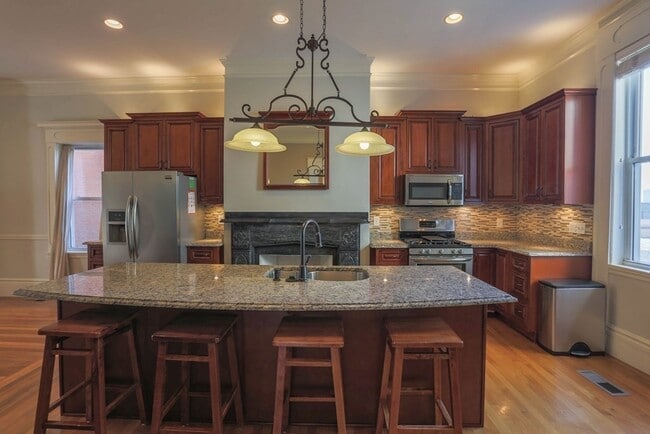 402 Meridian St, Unit 2