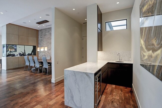 property at 721 E Creekside Dr