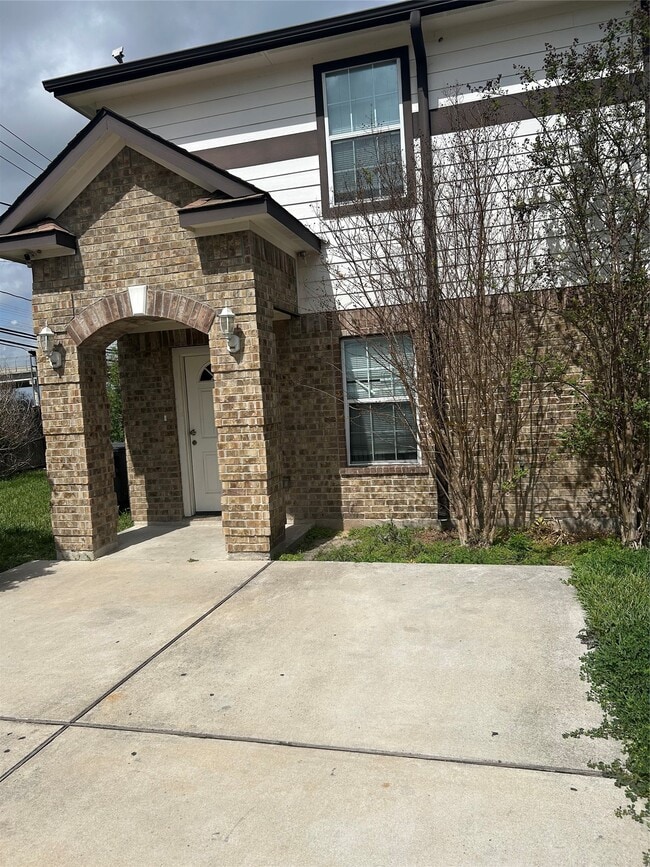 property at 1513 Wellington St