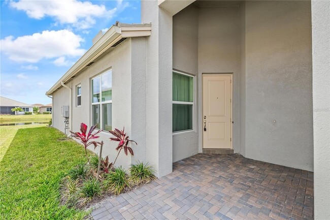 4914 Sienna Isles Ave in Wimauma, FL - Building Photo - Building Photo