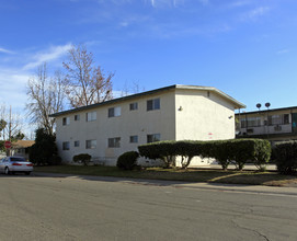 42nd Street Apartments in Sacramento, CA - Building Photo - Building Photo