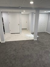 105 Mohawk Ave in Deer Park, NY - Building Photo - Building Photo