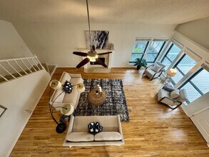 339 Admiral Cir in Tiki Island, TX - Building Photo - Building Photo