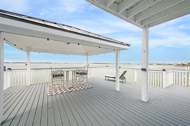 property at 1322 Outrigger St