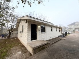 2006 Gorman Ave in Waco, TX - Building Photo