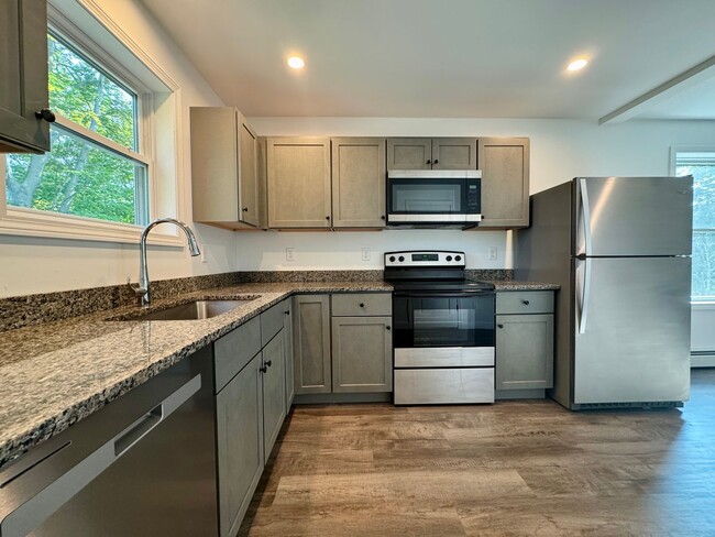 116-118 Seavey St in Westbrook, ME - Building Photo - Building Photo