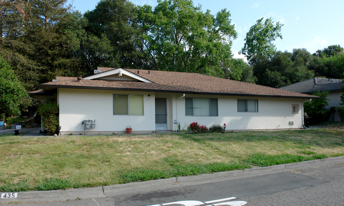 433-435 Pheasant Ln in Santa Rosa, CA - Building Photo