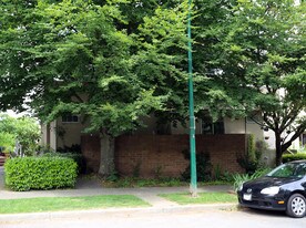 2345 York Ave in Vancouver, BC - Building Photo