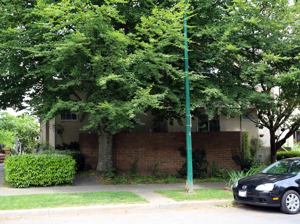 2345 York Ave in Vancouver, BC - Building Photo