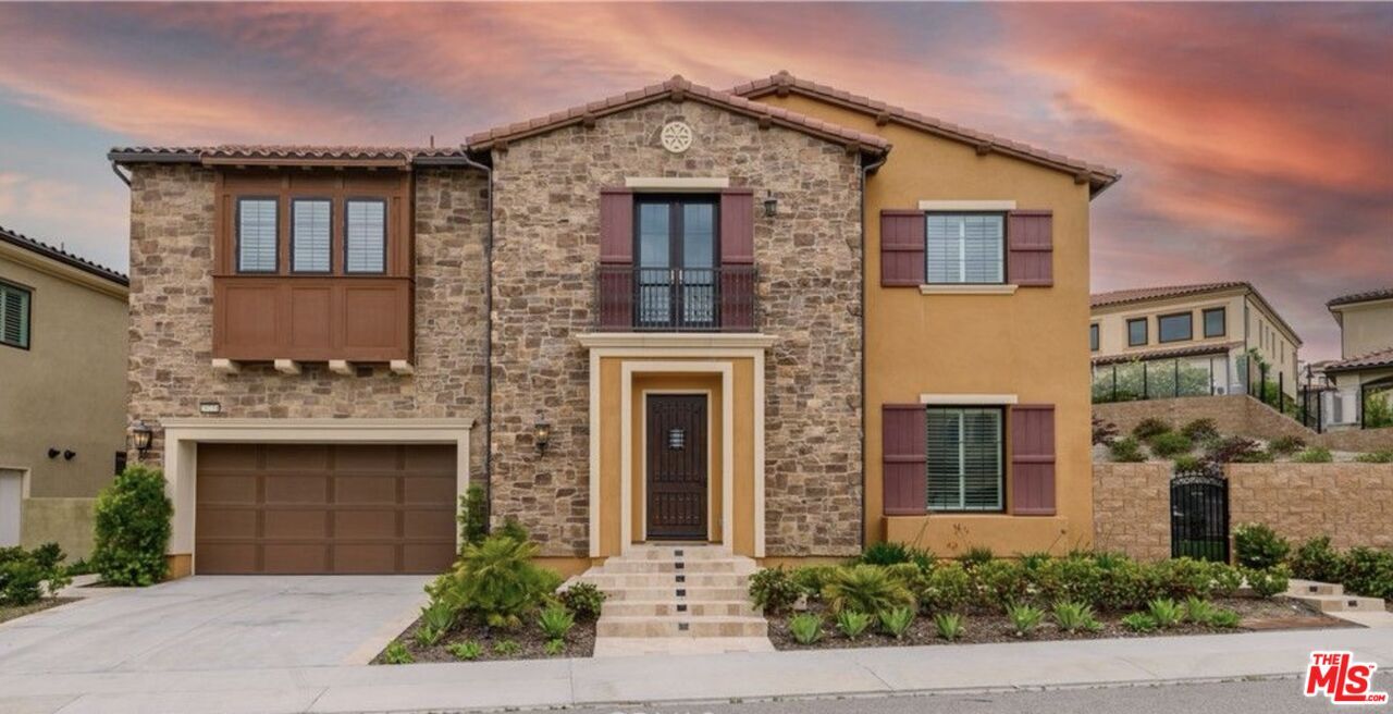 20231 Bentley Way in Los Angeles, CA - Building Photo