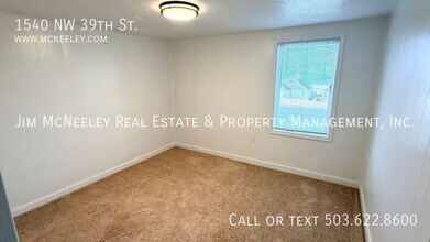 1540 NW 39th St in Lincoln City, OR - Building Photo - Building Photo