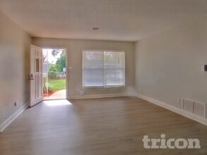 1550 Hobson St in Longwood, FL - Foto de edificio - Building Photo