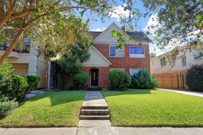 5015 Jackson St in Houston, TX - Building Photo - Building Photo