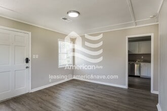 105 Livingston Ct in Bessemer, AL - Foto de edificio - Building Photo