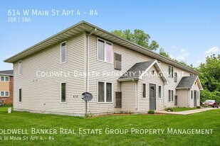 614 W Main St in Winneconne, WI - Building Photo